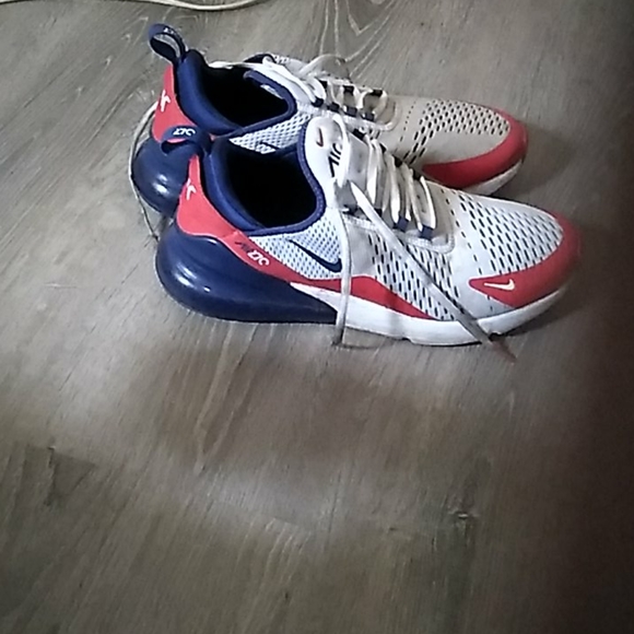 Air Max - Picture 2 of 4